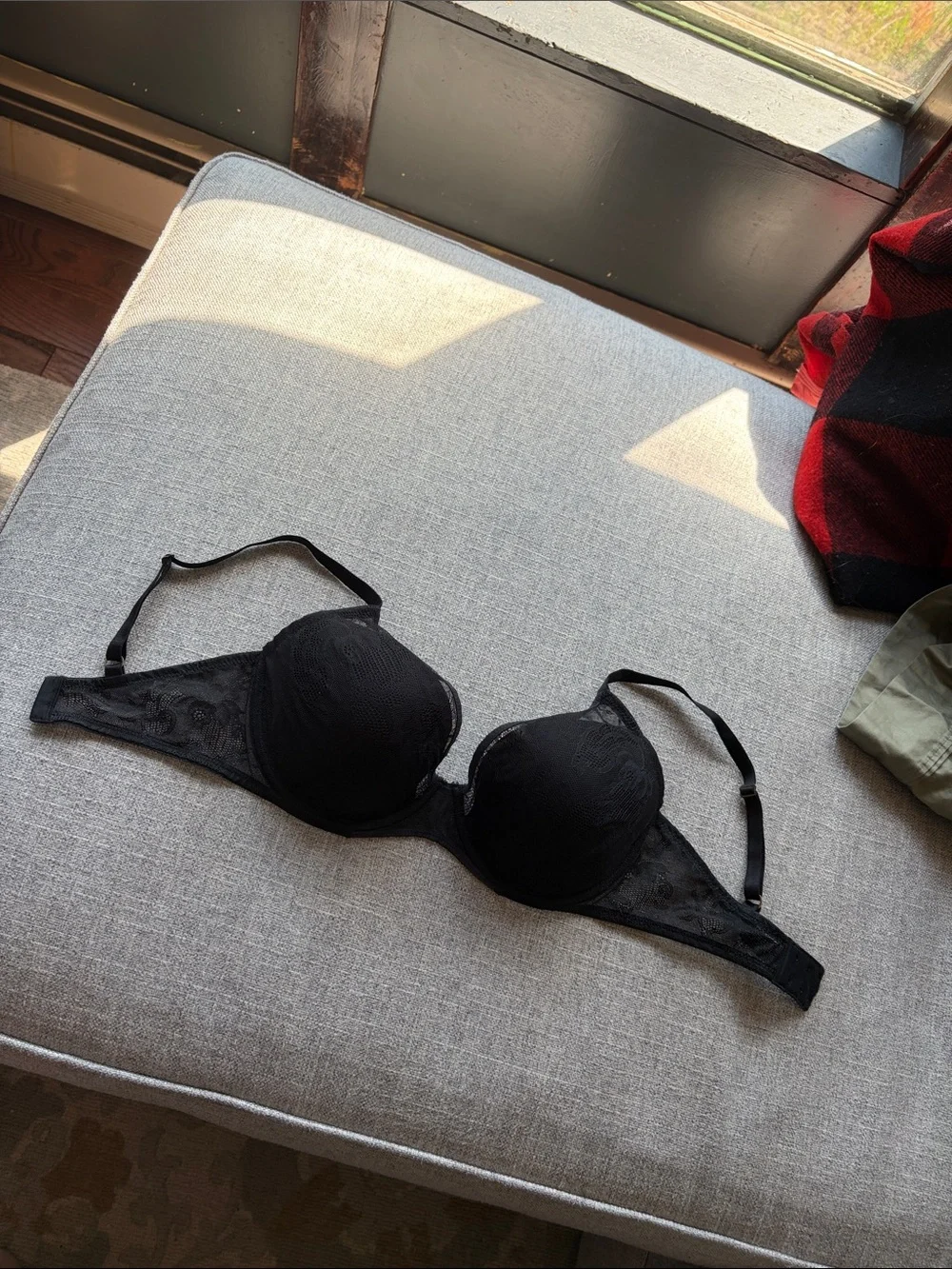 Natori Black Lace Bra Size 34DD